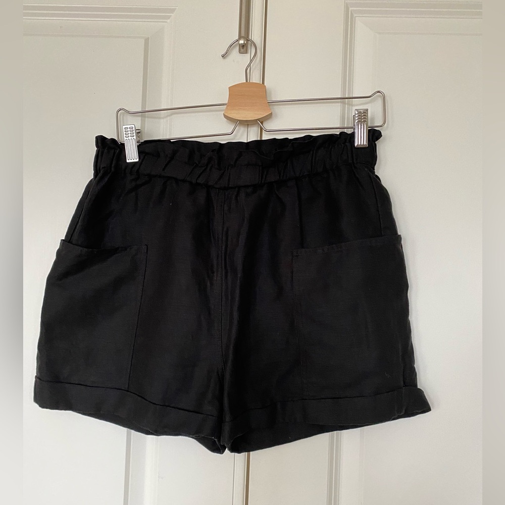 Aritzia (Wilifred) linen shorts